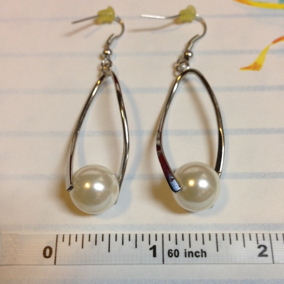 Faux Pearl Oval Drop Earrings - Picture 5 of 8